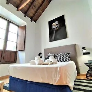 https://martires-malaga-centro.1costadelsol.com