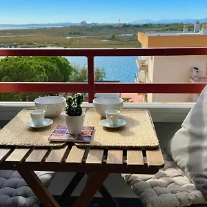 https://bonito-estudio-en-roses-con-vista-al-mar-y-piscina.catalonia-hotels.com